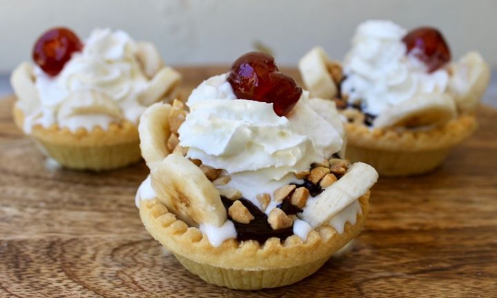 Banana Split Tarts